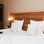 Hotel The Originals City, Gare Colmar