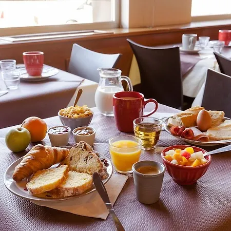 The Originals City, Gare Готель