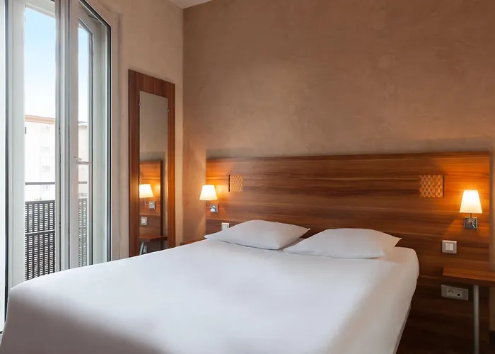 Hotel The Originals City, Gare